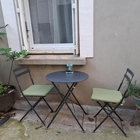 Bel 2/4personnes Apartment Douzens